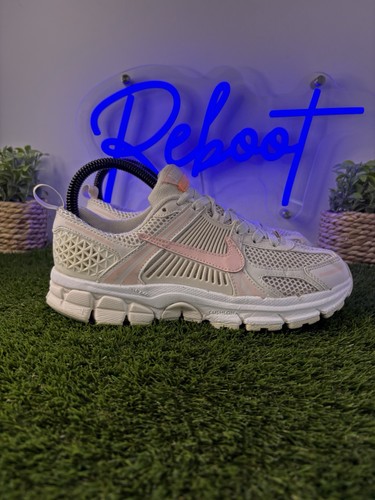Women beige and - women’s, nike