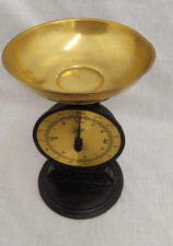 Vintage kitchen scale "Boots" top loading and brass bowl