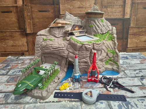 Thunderbirds are - thunderbirds,