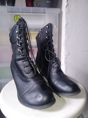 Black victorian style - black,