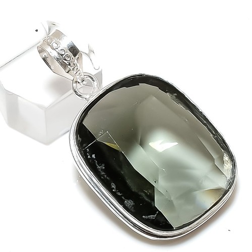 Natural alexandrite quartz - alexandrite,