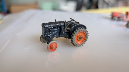 Britains model farm fordson - britains,