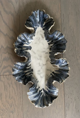 Wavy edged ceramic