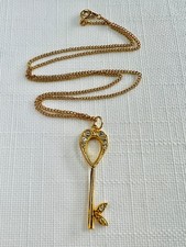 Dainty Vintage 22ct Gold