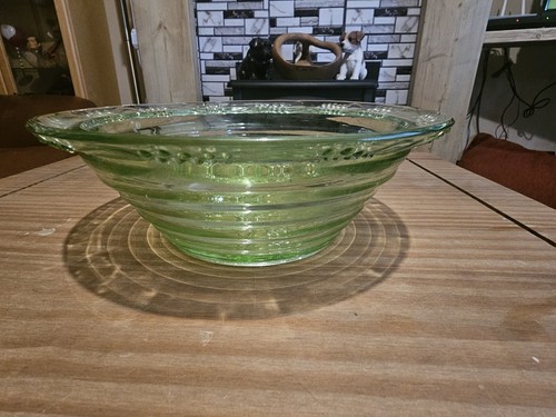 Vintage art deco green glass - green,