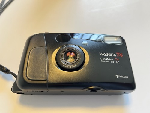 Yashica 35mm film camera - film,