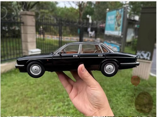 Almost real jaguar - almost, 1/18