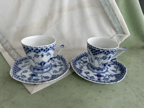 Two beautiful royal - two,
