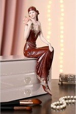 Broadway Belles Sitting Lady