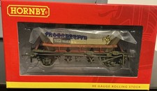 Hornby R6706 BR Railfreight