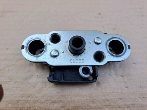 Suzuki gsr750 seat lock