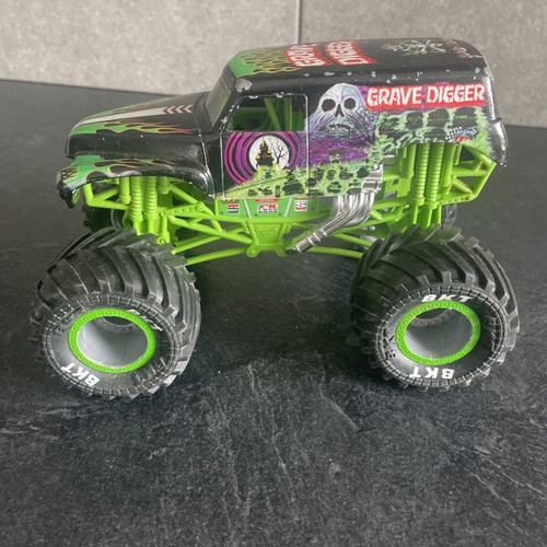 Grave digger monster truck - grave,