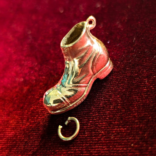 Vintage 9ct solid - gold, boot
