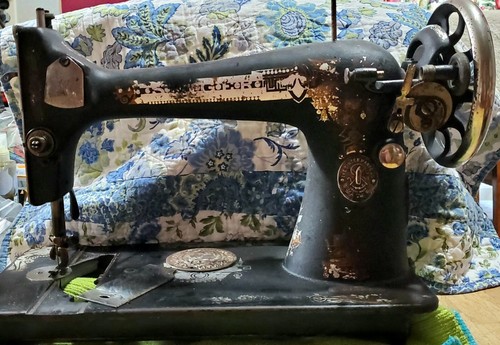 Singer model 127 sewing - model, 127(1917)