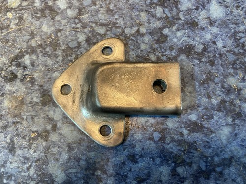 Mgc mgb tonneau socket - mgc,,