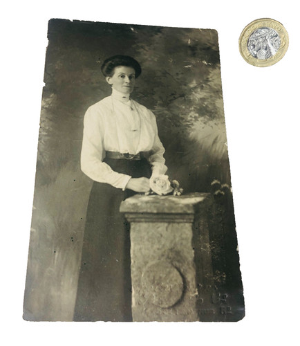 Post card victorian woman - card,