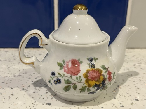 Vintage royal crest miniature - royal,