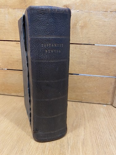 Antique welsh new - welsh, testament