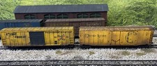HO Box Cars - Yellow X2