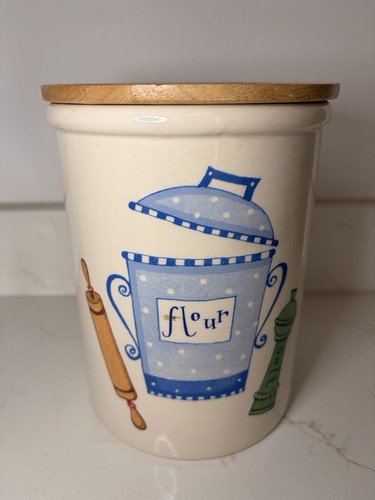 Cloverleaf pottery large - pottery, flour