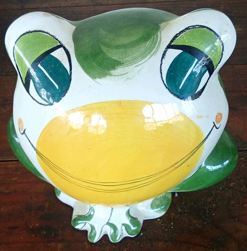 Ceramic frog wall - wall, pocket