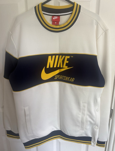 Nike sportswear logo - nike,