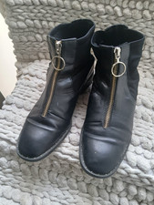 STRADIVARIUS BLACK CHELSEA STUDDED    ANKLE BOOTS SZ 5/38