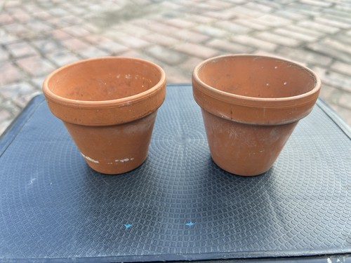 Vintage terracotta pots ref - x2,