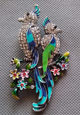 Vintage style bird brooch with stunning inset faux diamonds. New without tags.
