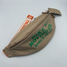 Nike Heritage "Moving Co"