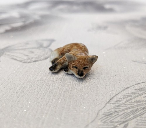 Baby sleeping fox minifig mini - baby,