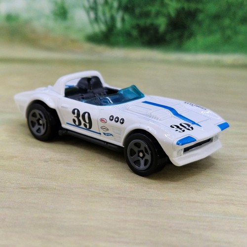 Hot wheels corvette grand - hot,