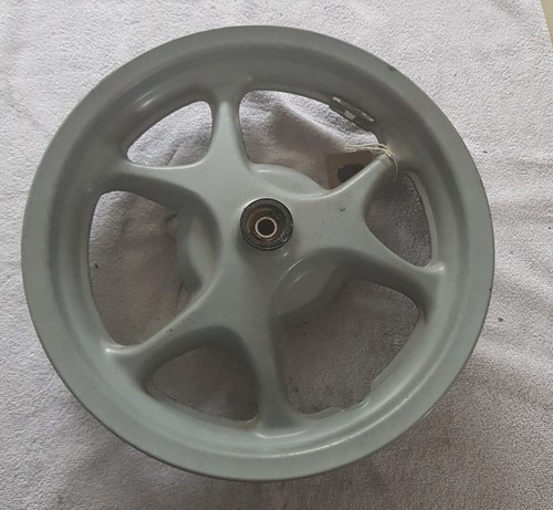 Honda pes 125 front wheel - pes,