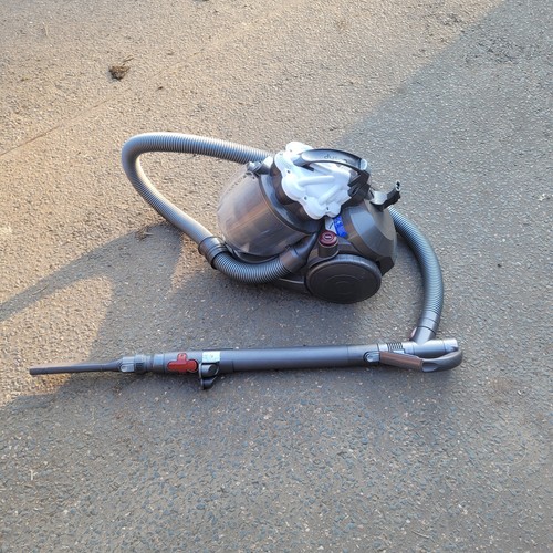 Dyson pull along cylinder - dyson,