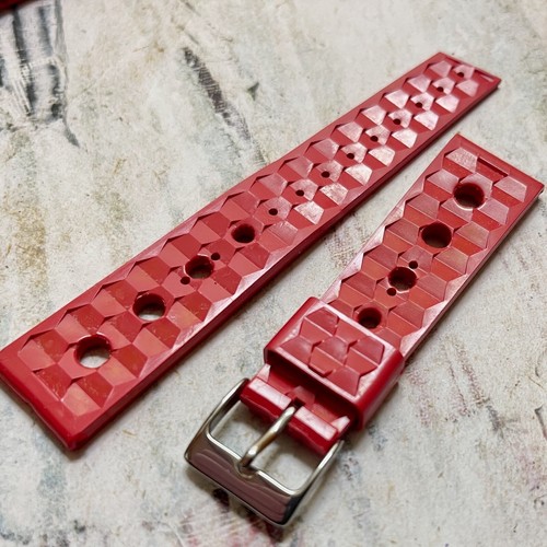Steel buckle red - rubber, 20mm
