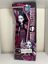 Monster High Spectra Vondergeist Cheerleader Doll - Mattel 2013 - New in Box