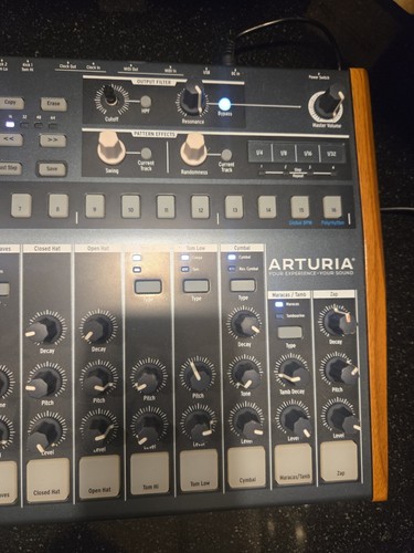 Arturia drumbrute analog drum - arturia,