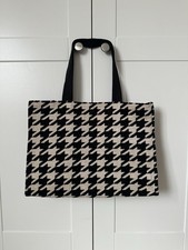 Accessorize Black/Beige