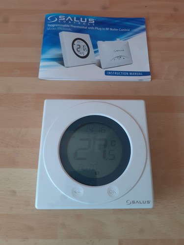 Salus wireless thermostat and