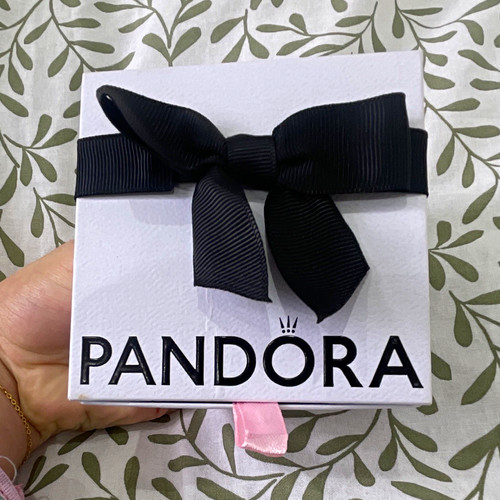 Pandora lined square - square, jewellery