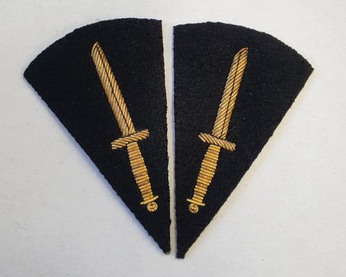 Gold wire embroidered badge - gold,