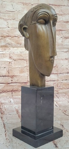 Bronze sculpture hot - bronze, cast