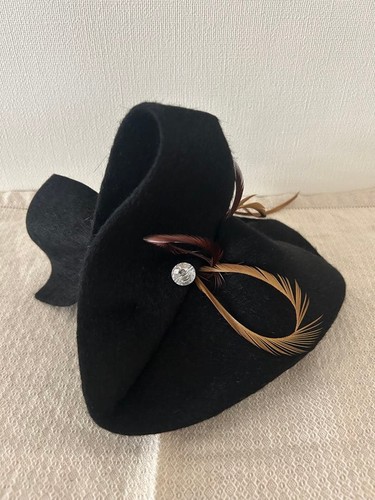 Headdress hat worn juju - by,