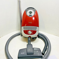 MIELE S5261 (TT5000) CAT AND DOG (MAX 2200 WATTS) ALL TOOLS  GOOD WORKING ORDER