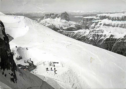 Dolomites capanna - ak,