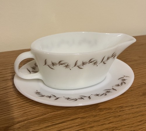 Vintage jaj pyrex fuchsia - vintage,