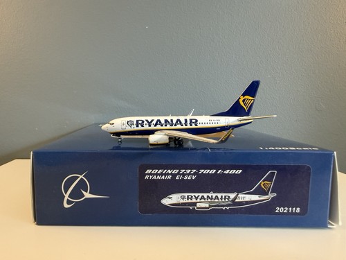 Panda models 400 ryanair - panda,