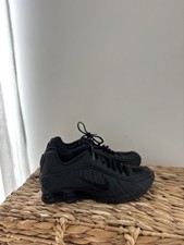 NIKE Shox R4 GS Triple Black Trainers Lace Sport Shoes BQ4000-001 Size UK 6