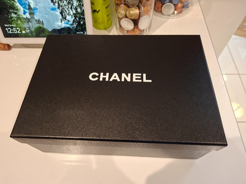 Chanel empty shoebox - empty,