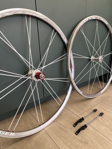 Bontrager race lite 700c rim - 700c,